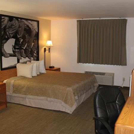Homestead Inn And Suites Hardin Bagian luar foto