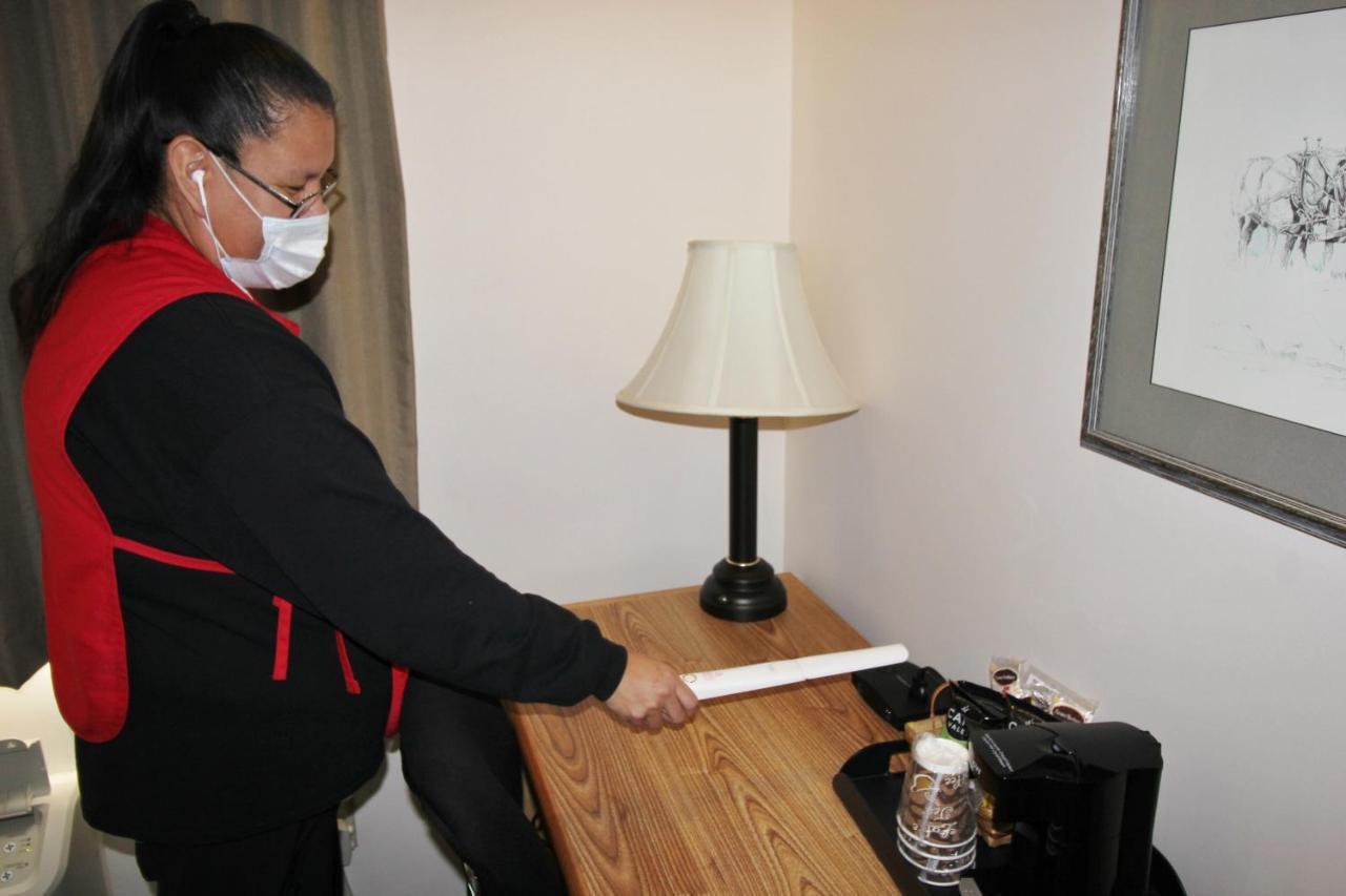 Homestead Inn And Suites Hardin Bagian luar foto