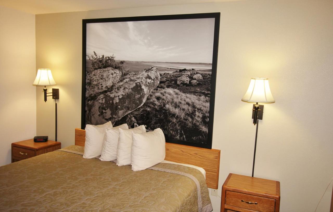 Homestead Inn And Suites Hardin Bagian luar foto