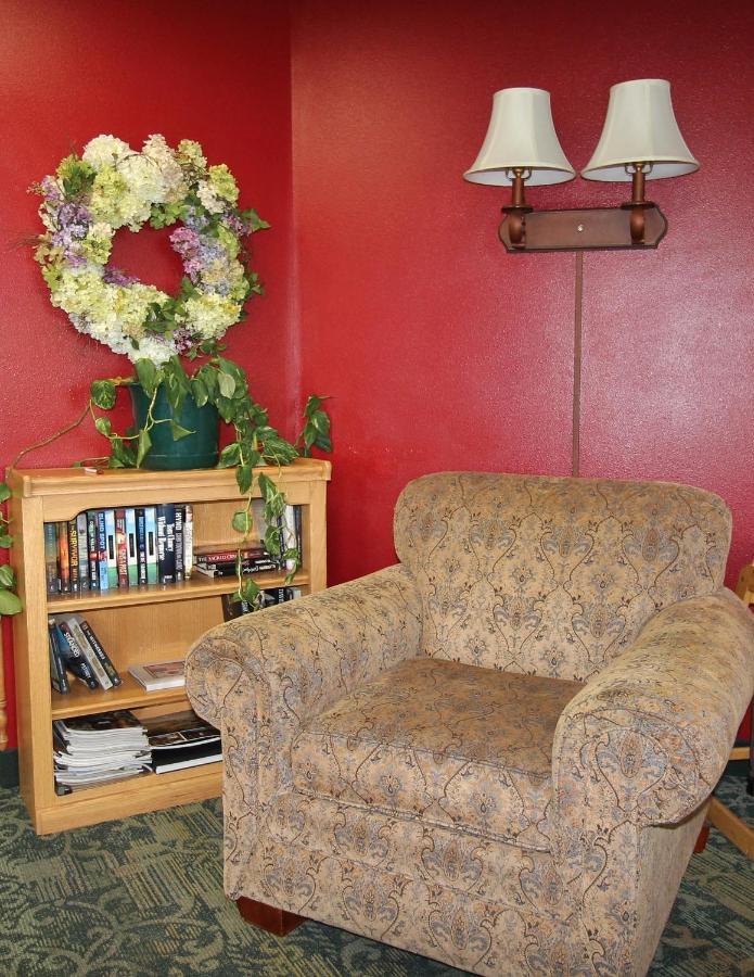 Homestead Inn And Suites Hardin Bagian luar foto