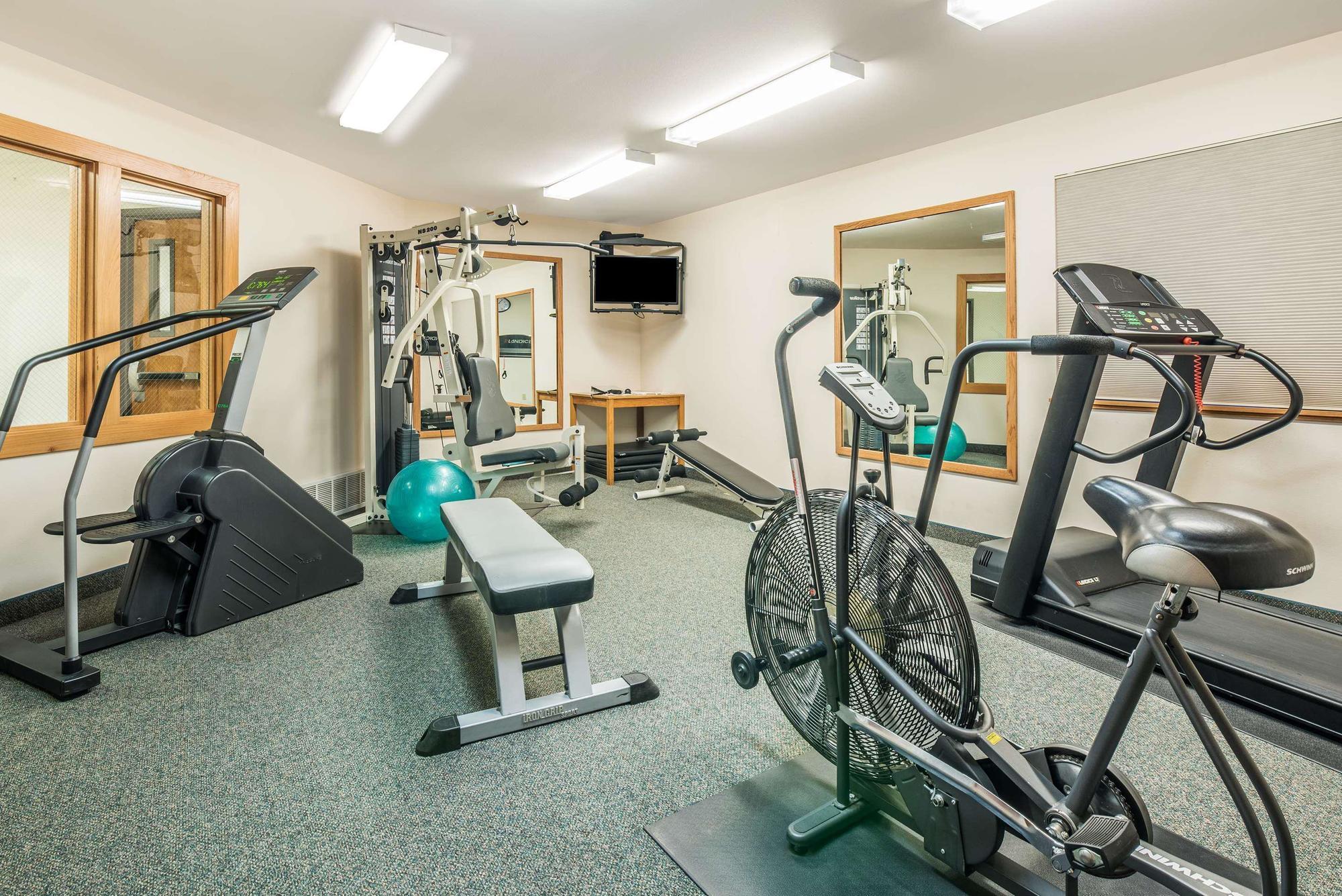 Homestead Inn And Suites Hardin Bagian luar foto