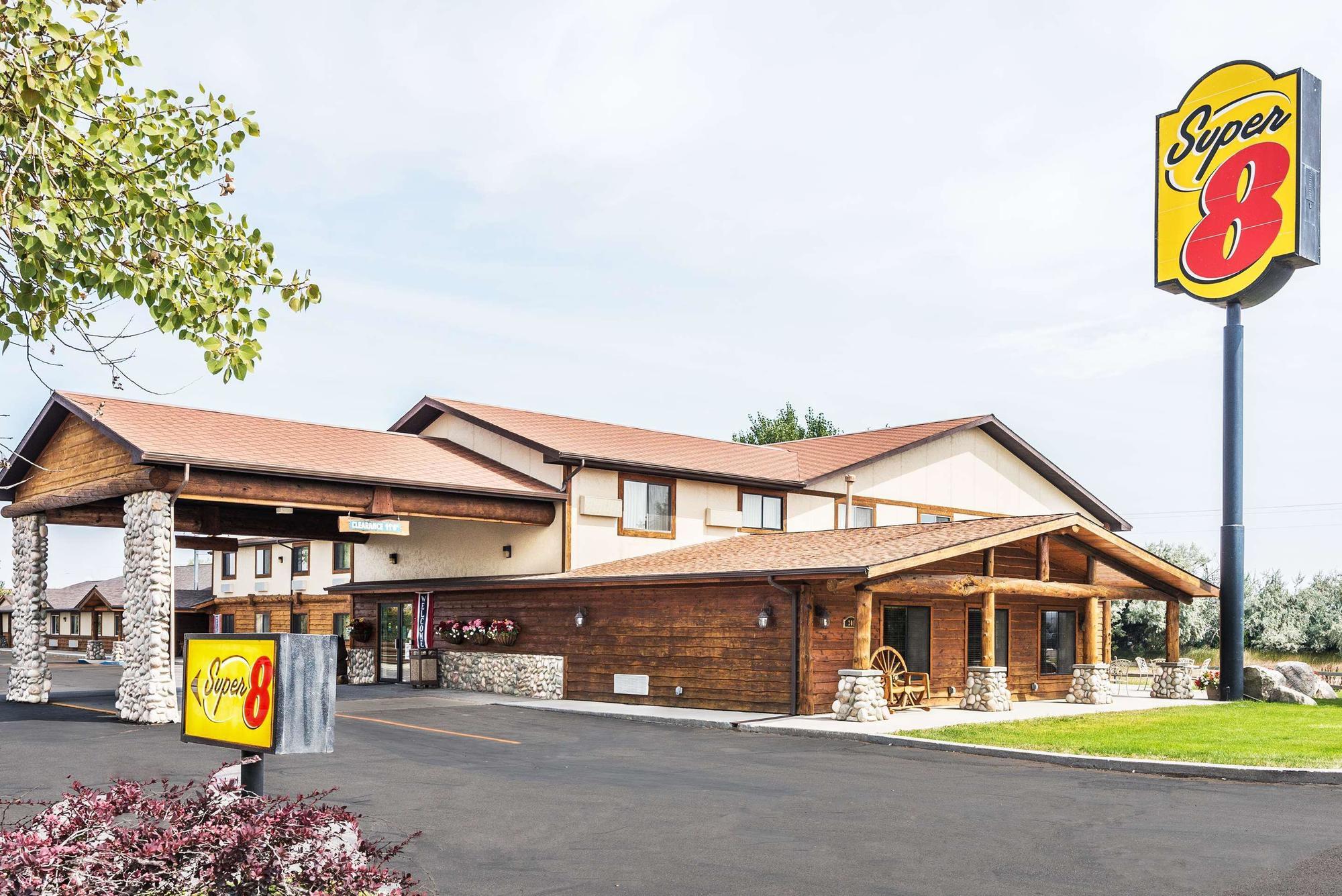 Homestead Inn And Suites Hardin Bagian luar foto