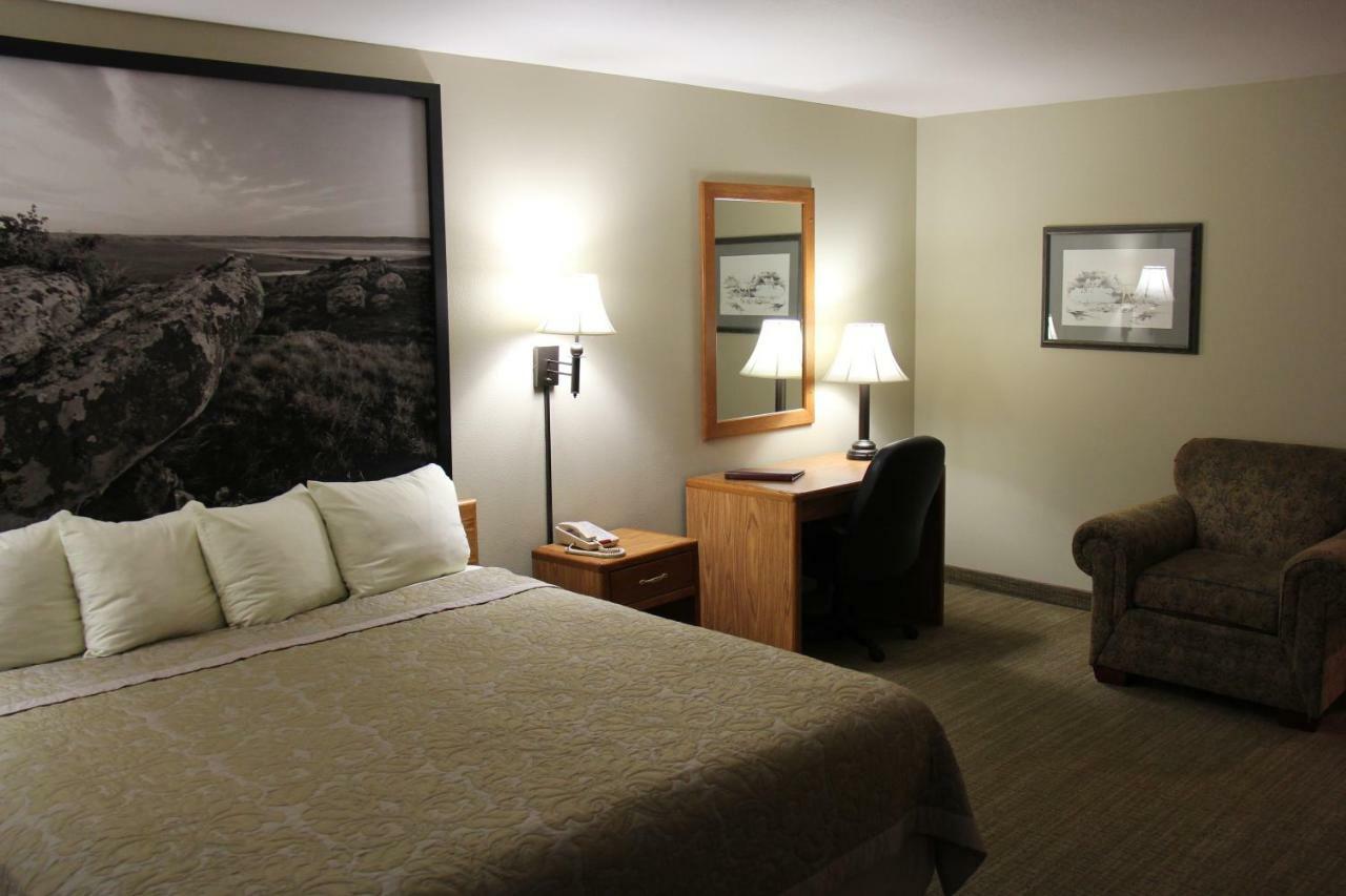 Homestead Inn And Suites Hardin Bagian luar foto