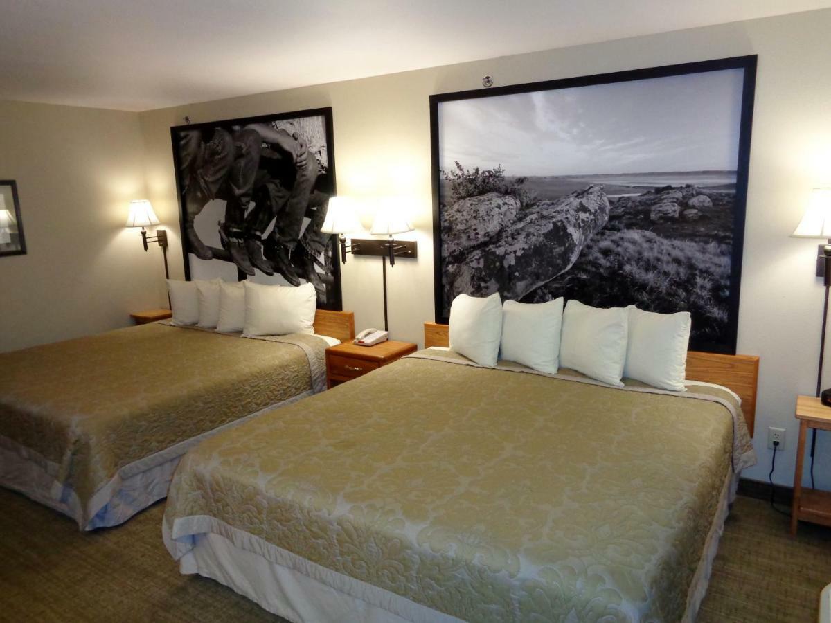 Homestead Inn And Suites Hardin Bagian luar foto
