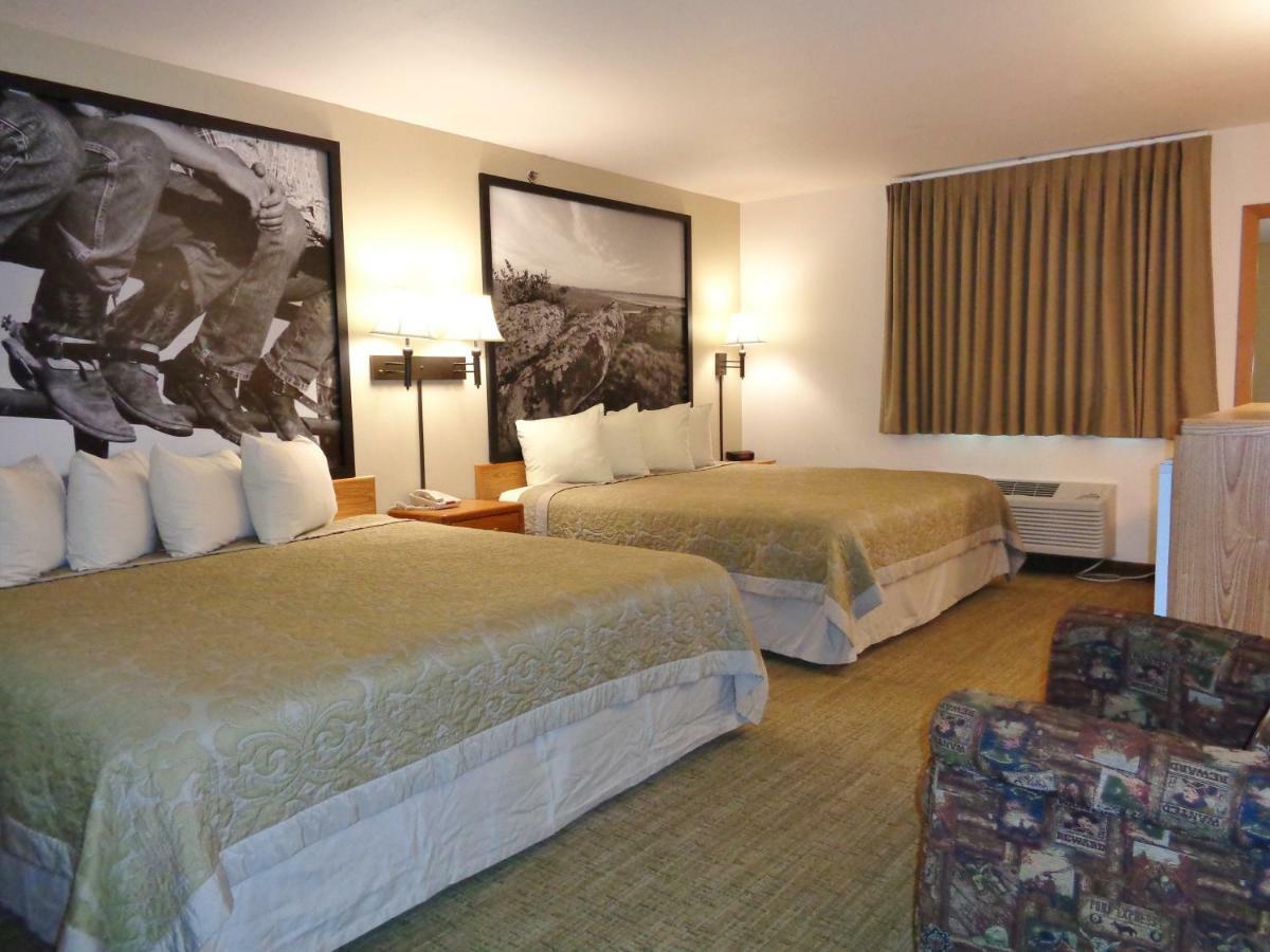 Homestead Inn And Suites Hardin Bagian luar foto
