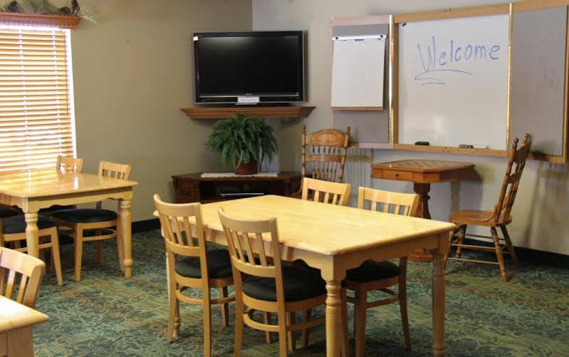 Homestead Inn And Suites Hardin Bagian luar foto