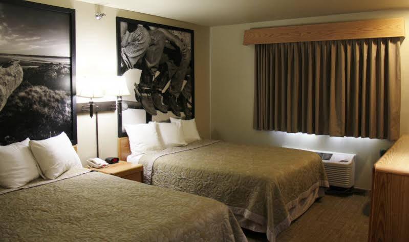 Homestead Inn And Suites Hardin Bagian luar foto