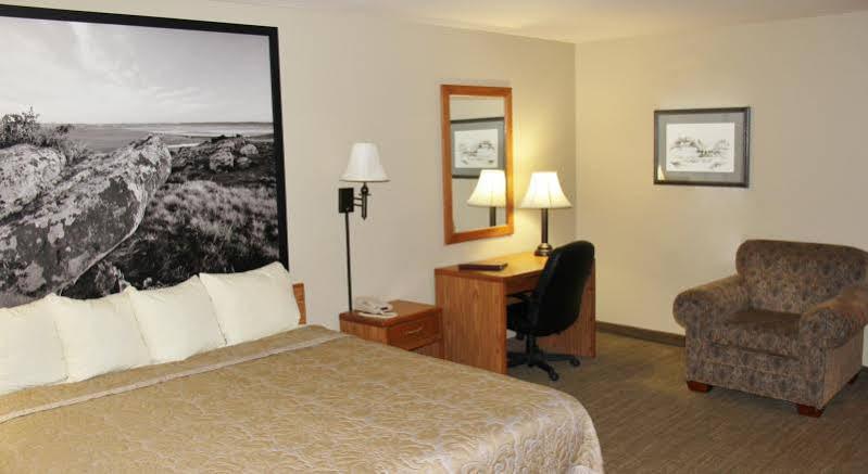 Homestead Inn And Suites Hardin Bagian luar foto
